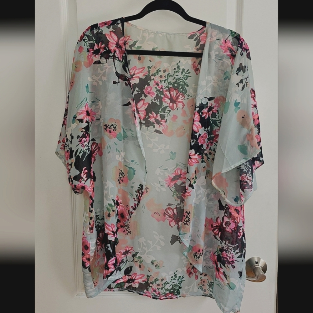 Kimono / Cardigan / Swimsuit Cover Up
